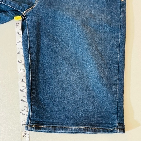 Levi’s Hi-Rise Denim Shorts Women Size 31 Blue Pockets Stretch - Picture 13 of 13